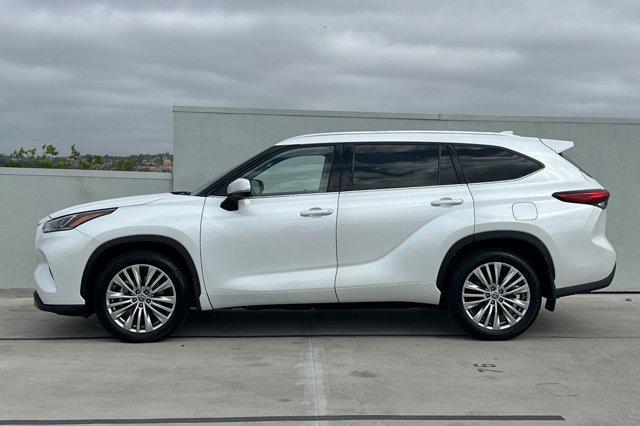used 2023 Toyota Highlander car, priced at $43,698