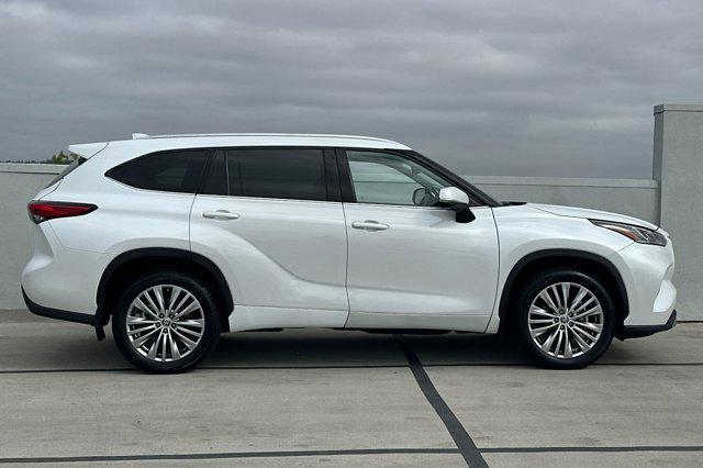 used 2023 Toyota Highlander car, priced at $43,698