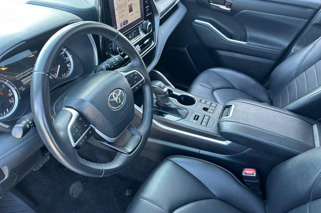 used 2024 Toyota Highlander car, priced at $42,999