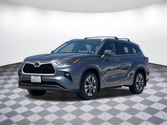 used 2022 Toyota Highlander car, priced at $36,998