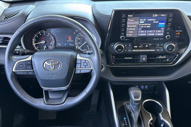 used 2022 Toyota Highlander car, priced at $36,998