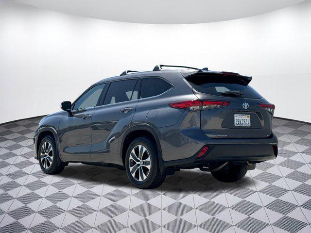 used 2022 Toyota Highlander car, priced at $36,998