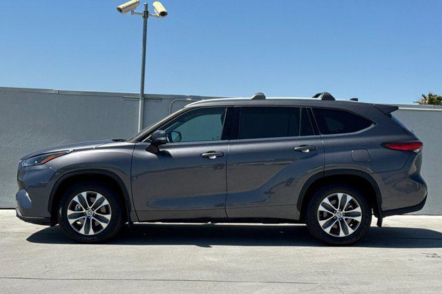 used 2022 Toyota Highlander car, priced at $36,998