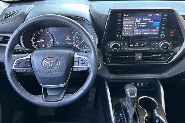 used 2022 Toyota Highlander car, priced at $36,998