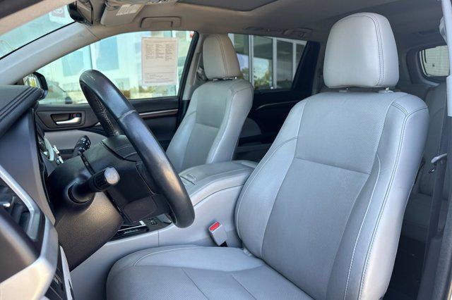 used 2015 Toyota Highlander car, priced at $15,999