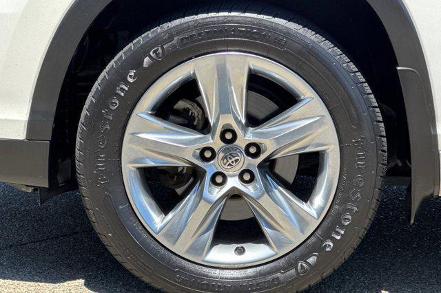 used 2015 Toyota Highlander car, priced at $15,999