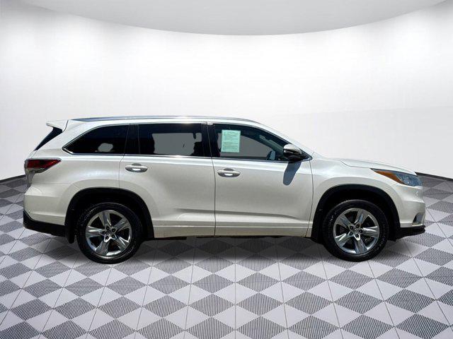 used 2015 Toyota Highlander car, priced at $15,999