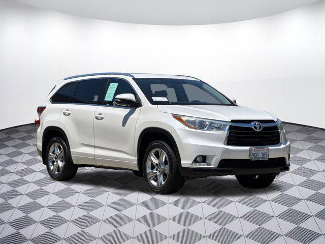 used 2015 Toyota Highlander car, priced at $15,999