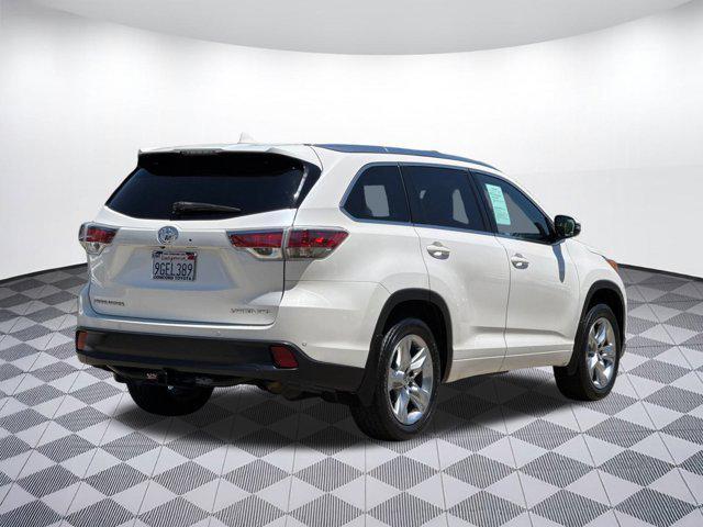 used 2015 Toyota Highlander car, priced at $15,999
