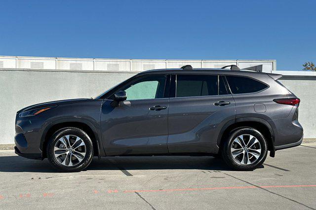 used 2021 Toyota Highlander car, priced at $32,698