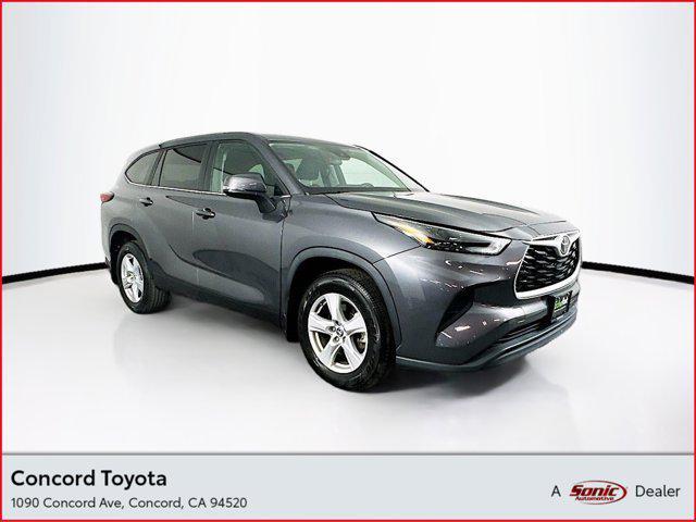 used 2023 Toyota Highlander car, priced at $33,999