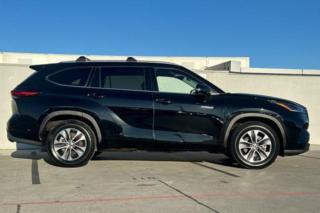 used 2021 Toyota Highlander Hybrid car, priced at $35,988