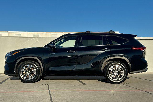 used 2021 Toyota Highlander Hybrid car, priced at $35,988