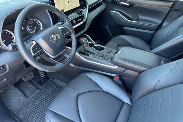new 2025 Toyota Highlander car, priced at $47,698