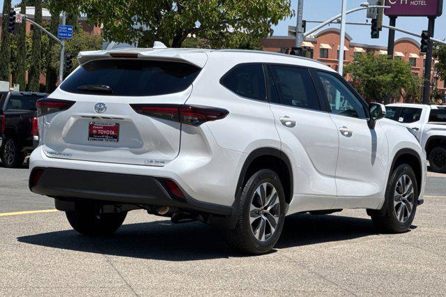 new 2025 Toyota Highlander car, priced at $47,698