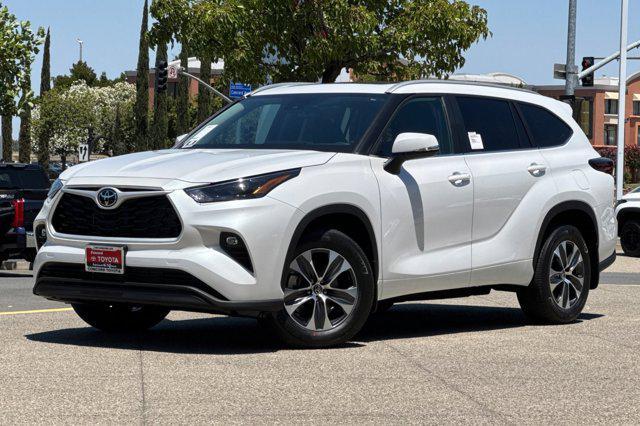 new 2025 Toyota Highlander car, priced at $47,698
