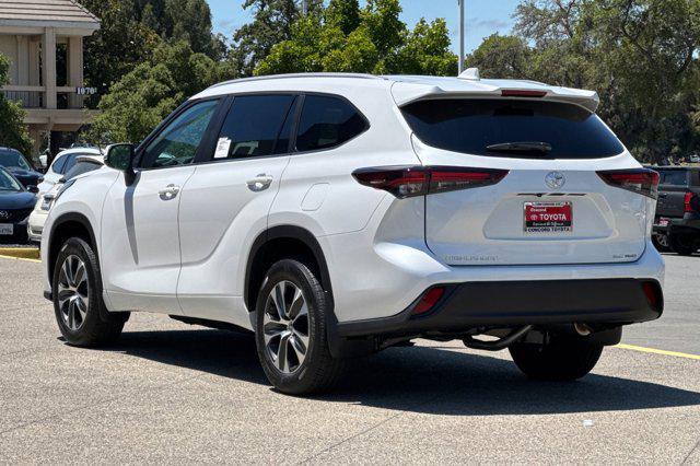 new 2025 Toyota Highlander car, priced at $47,698