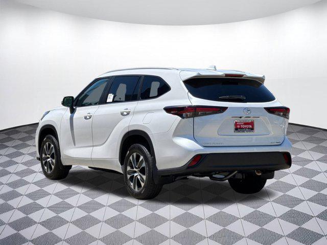 new 2025 Toyota Highlander car, priced at $47,698