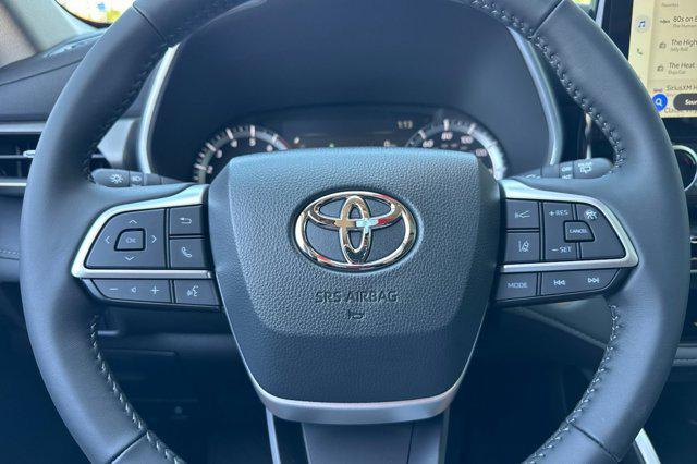 new 2025 Toyota Highlander car, priced at $47,698