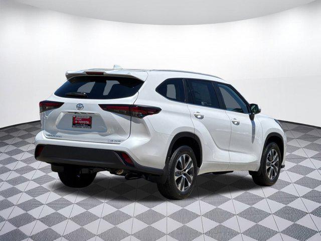 new 2025 Toyota Highlander car, priced at $47,698