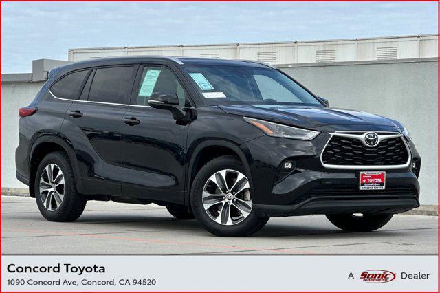 used 2023 Toyota Highlander car, priced at $37,798