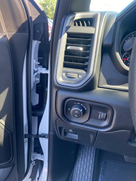 new 2025 Ram 1500 car, priced at $45,036