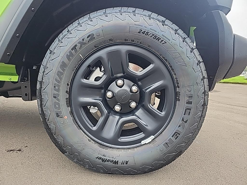 new 2025 Jeep Wrangler car, priced at $41,598