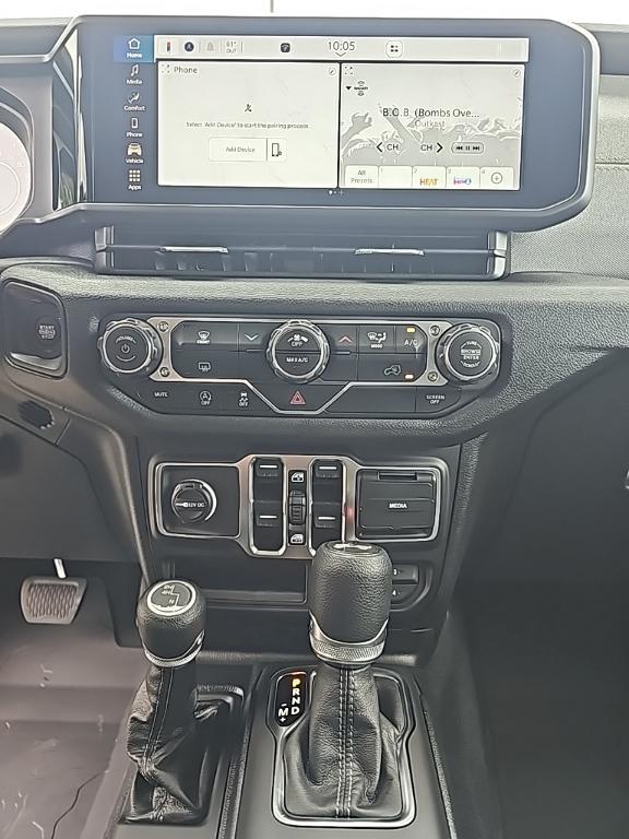 new 2025 Jeep Wrangler car, priced at $41,598