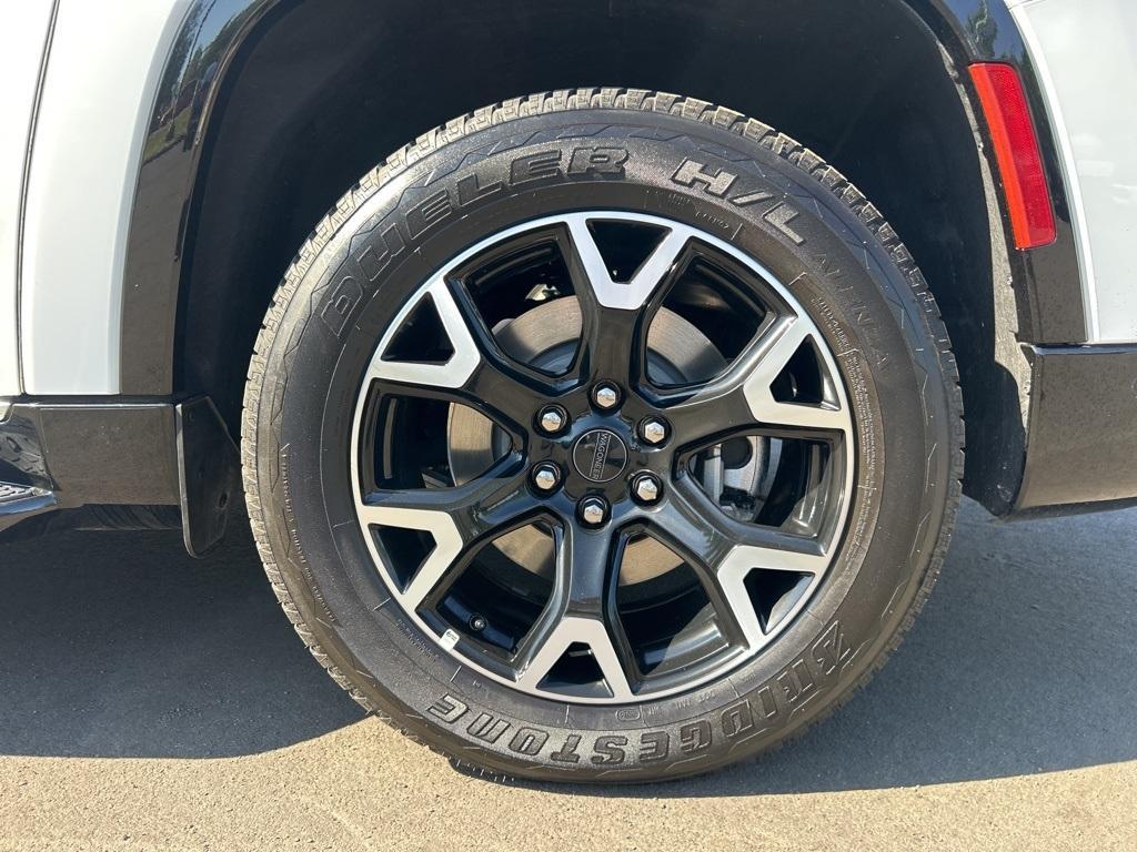 used 2025 Jeep Wagoneer L car, priced at $61,800