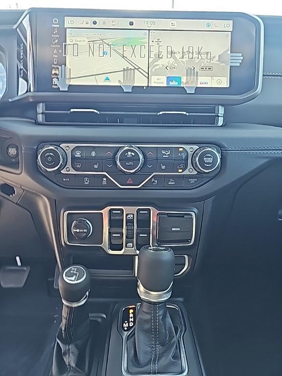 new 2025 Jeep Wrangler car, priced at $55,548