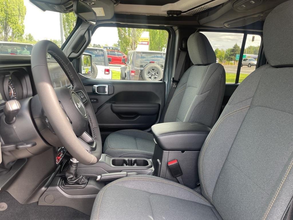 new 2025 Jeep Wrangler car, priced at $58,117