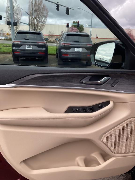 new 2025 Jeep Grand Cherokee L car, priced at $44,998