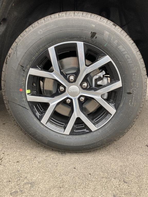 new 2025 Jeep Grand Cherokee L car, priced at $44,998