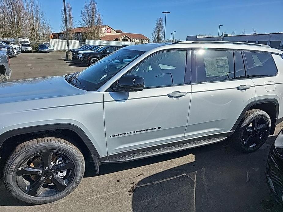 new 2024 Jeep Grand Cherokee L car, priced at $66,238