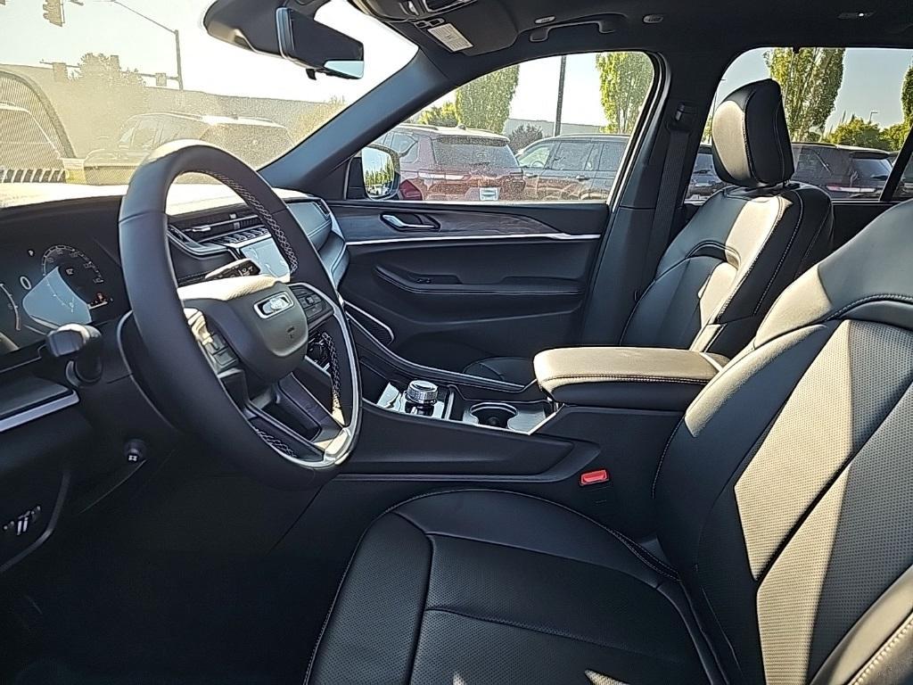 new 2025 Jeep Grand Cherokee car, priced at $52,951