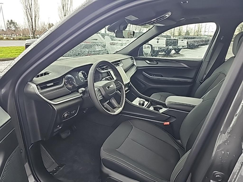 new 2025 Jeep Grand Cherokee car, priced at $35,498