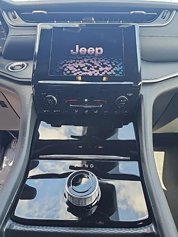 new 2025 Jeep Grand Cherokee L car, priced at $40,400