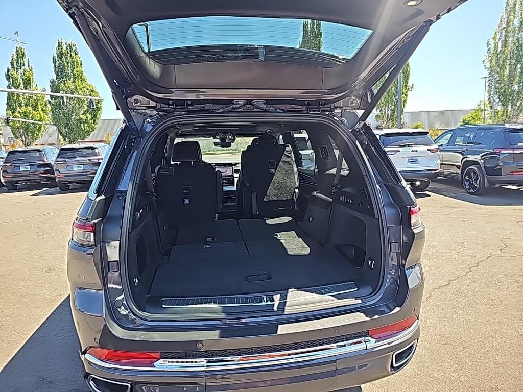 new 2025 Jeep Grand Cherokee L car, priced at $63,648