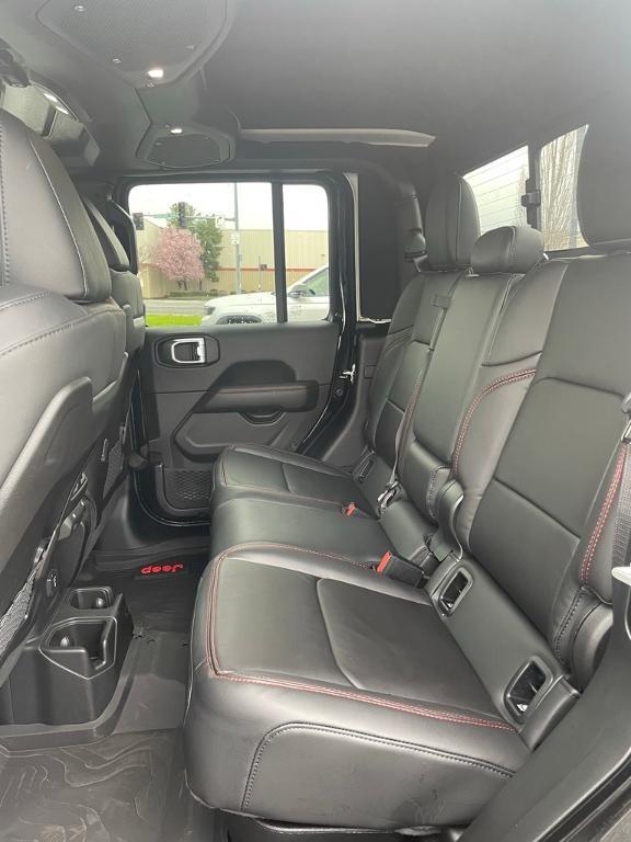 new 2025 Jeep Gladiator car, priced at $62,800