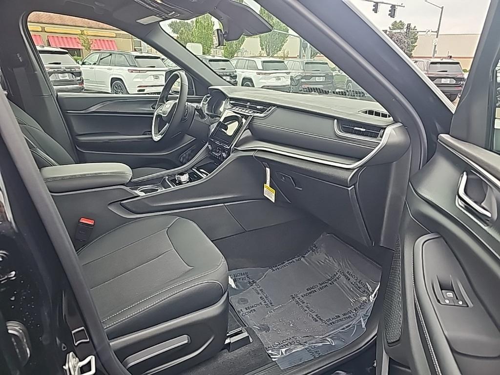 new 2025 Jeep Grand Cherokee car, priced at $41,439