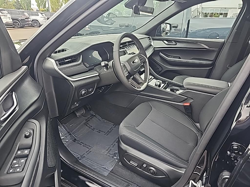 new 2025 Jeep Grand Cherokee car, priced at $41,439
