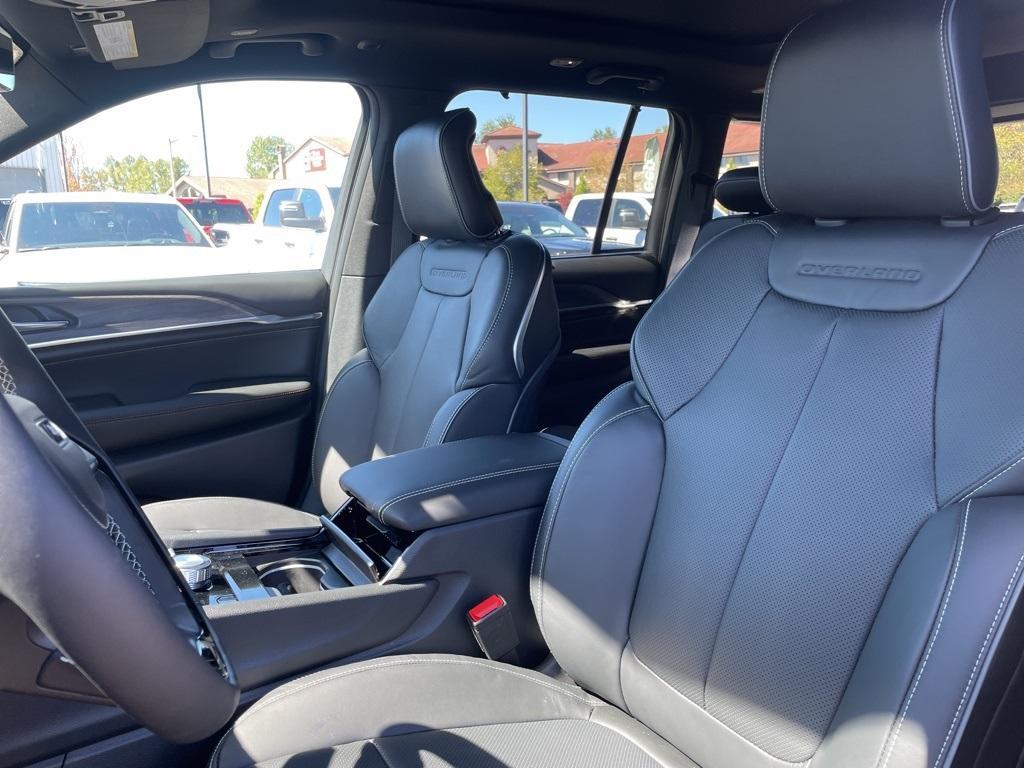 new 2025 Jeep Grand Cherokee car, priced at $63,500