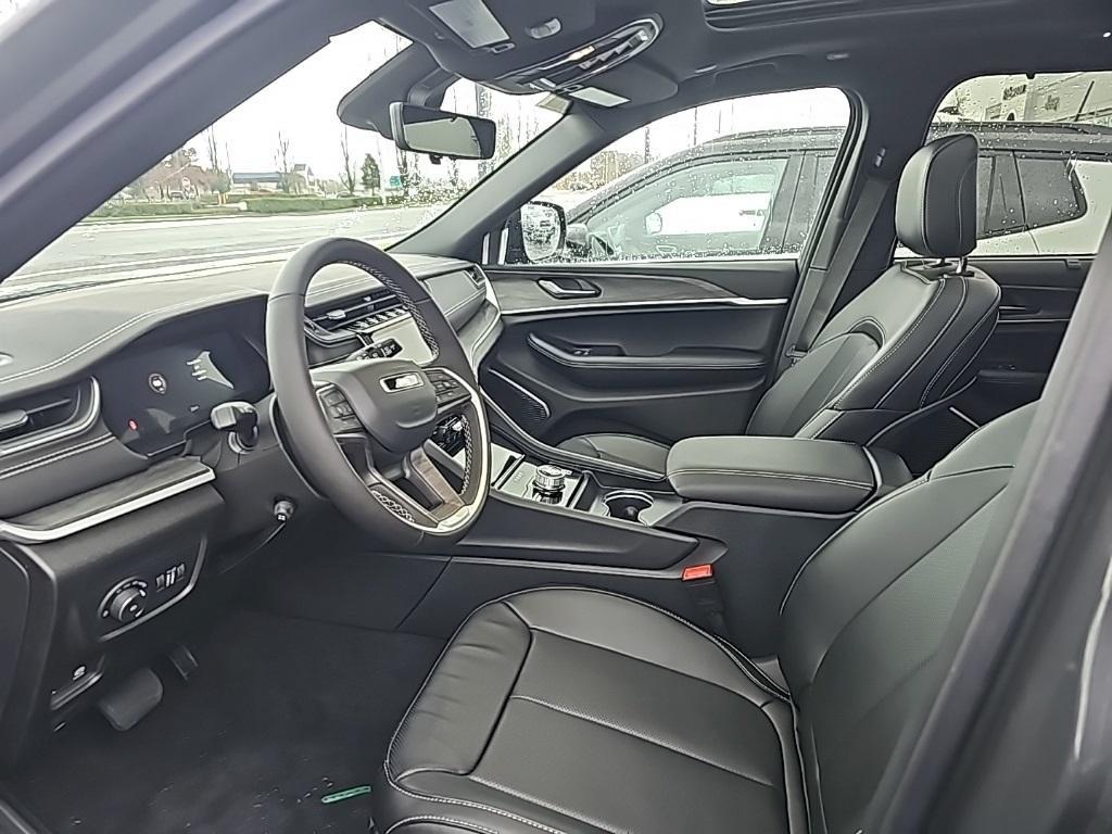 new 2025 Jeep Grand Cherokee car, priced at $54,700