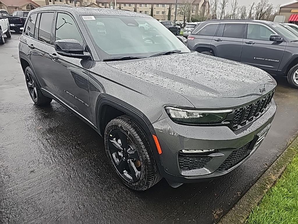 new 2025 Jeep Grand Cherokee car, priced at $54,700