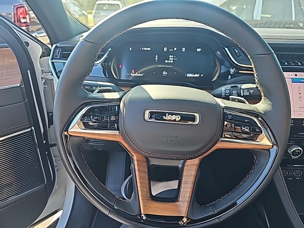 new 2025 Jeep Grand Cherokee L car, priced at $67,217