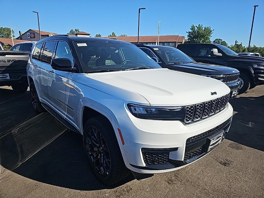 new 2025 Jeep Grand Cherokee L car, priced at $67,217