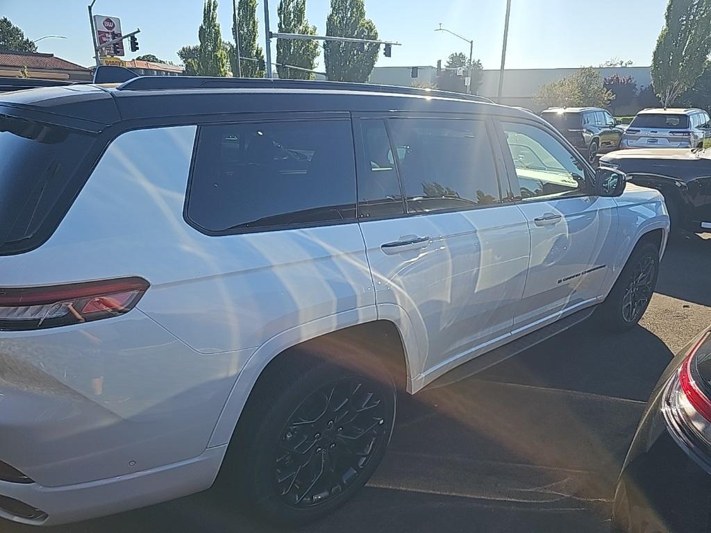 new 2025 Jeep Grand Cherokee L car, priced at $67,217