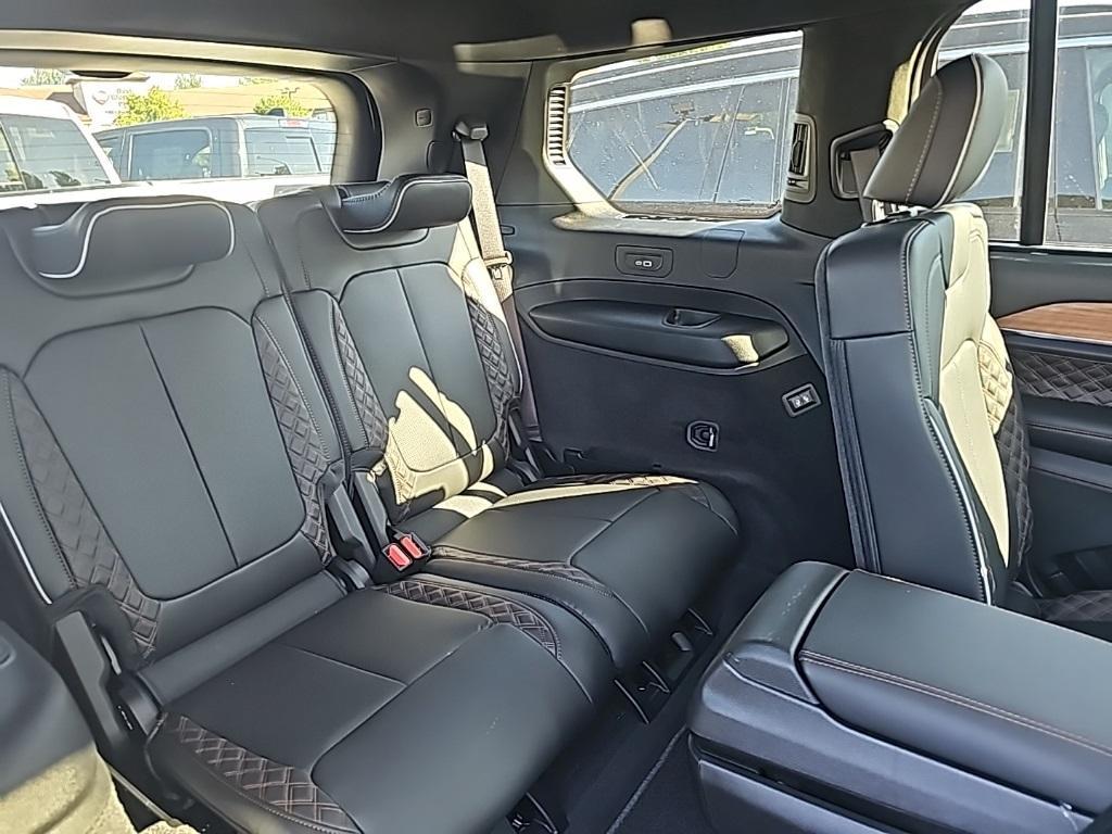 new 2025 Jeep Grand Cherokee L car, priced at $67,217