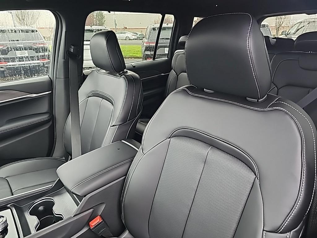 new 2025 Jeep Grand Cherokee L car, priced at $59,000