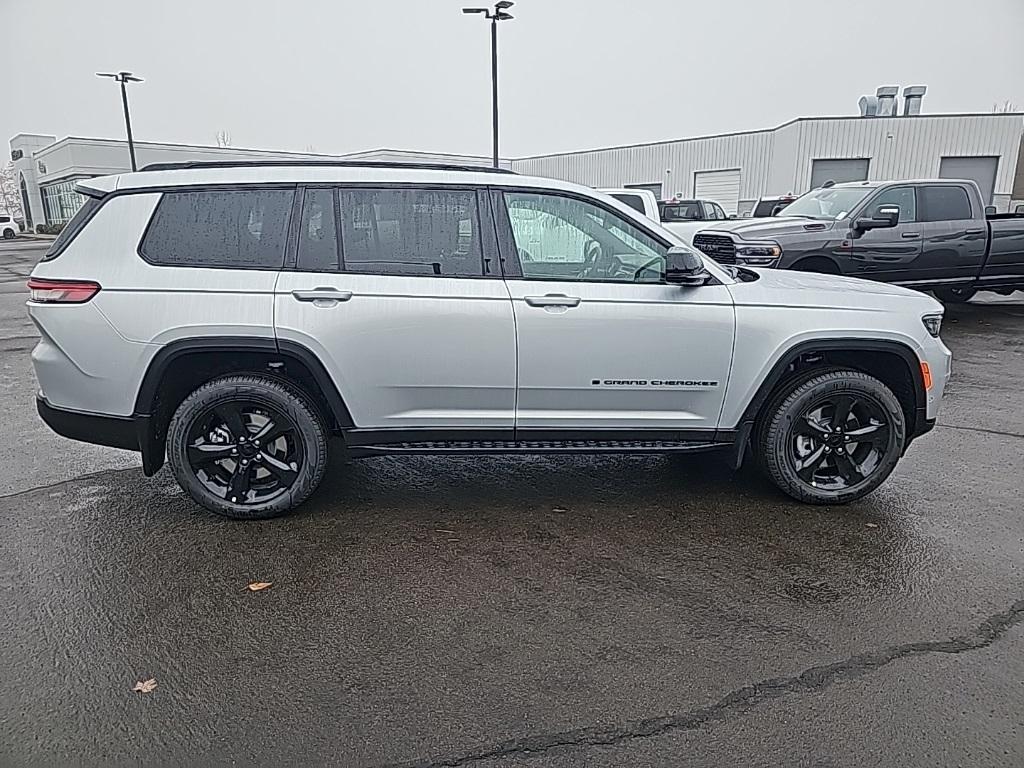 new 2025 Jeep Grand Cherokee L car, priced at $59,000